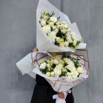201 красно-белая роза - магазин цветов «Лепесток» в Курске