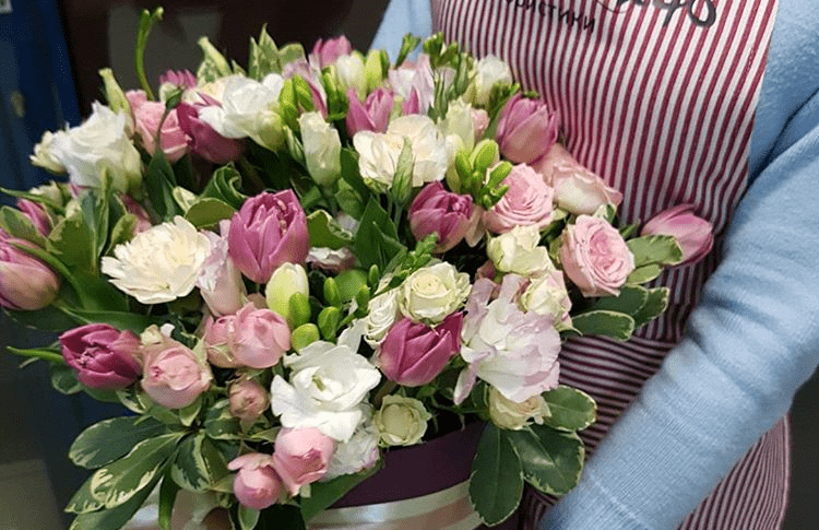Доставка букетов в Курске от салона цветов «Лепесток»